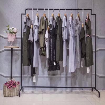 深圳外貿(mào)尾貨服裝批發(fā)市場(chǎng)在哪里迪思蘭柏品牌服裝怎么進(jìn)貨